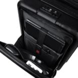 caz cu buzunare pentru electronice