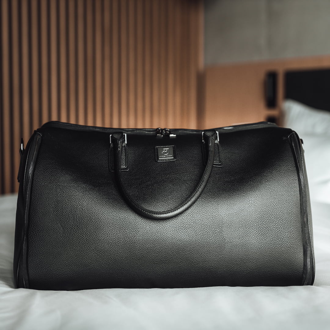 geantă de costum negru