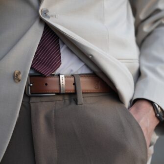 curea costum de piele