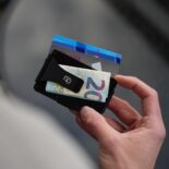 portofel pentru carduri și clip pentru bancnote