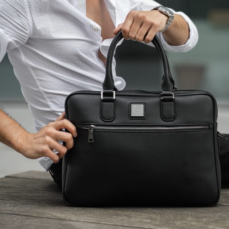 geanta neagra pentru laptop pentru barbati cu maner confortabil