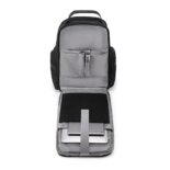 Compartiment de protecție pentru un laptop de 16 inch și accesorii, cu deschidere la 180 de grade.