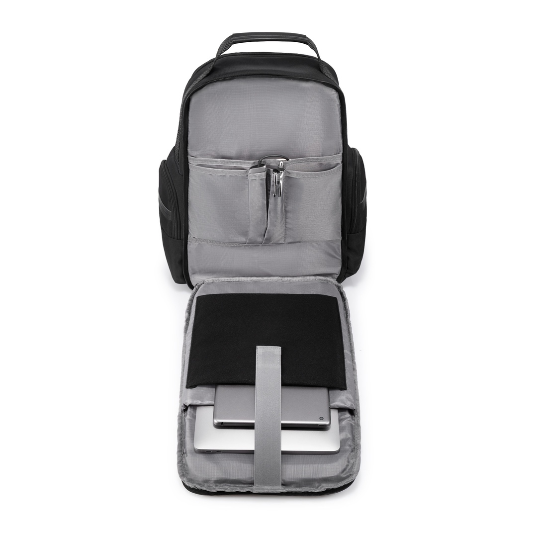 Compartiment de protecție pentru un laptop de 16 inch și accesorii, cu deschidere la 180 de grade.