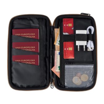 Un organizator de călătorie practic pentru pașapoarte, carduri și alte accesorii.